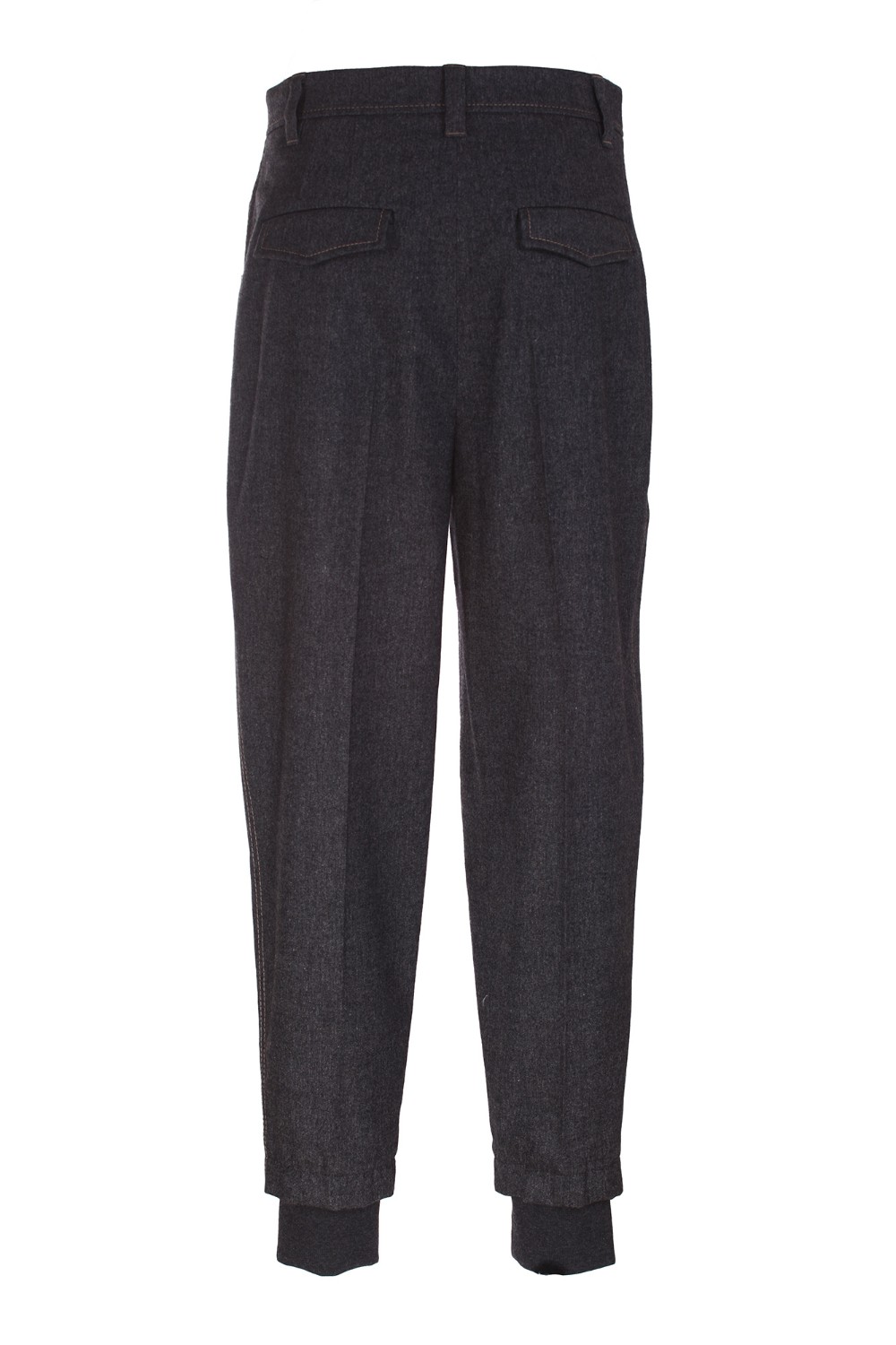 shop BRUNELLO CUCINELLI Saldi Pantalone: Brunello Cucinelli pantalone Pleated in flanella di lana techno.
Chiusura con zip, controbottone e gancetto in metallo.
Tasche frontali.
Tasche posteriori con pattina.
Pince.
Fondo a costine.
Composizione: 35% lana vergine 31% viscosa 31% poliestere 2% poliammide 1% elastan.
Fabbricato in Italia.. MB087P8147-C001 number 1968252
